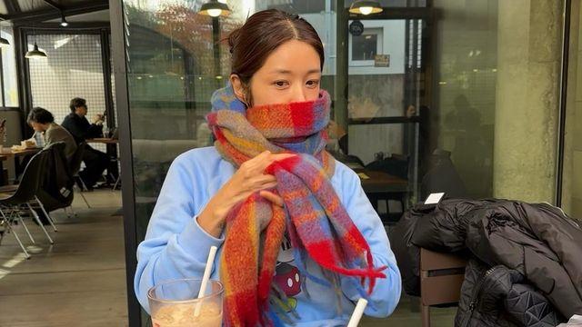 김빈우, 레깅스+캐주얼 백으로 완성한 힙한 일상룩