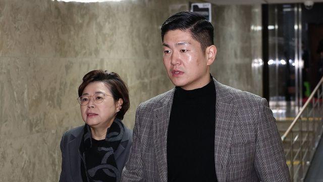 흉기에 근조화환까지…'탄핵 반대' 국힘 김재섭에 경찰 신변보호