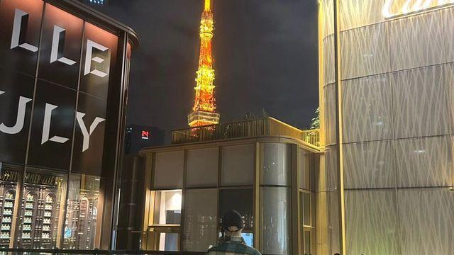 강남, 체크 셔츠로 완성한 감각적인 도심 패션…'어반 캐주얼'의 정석