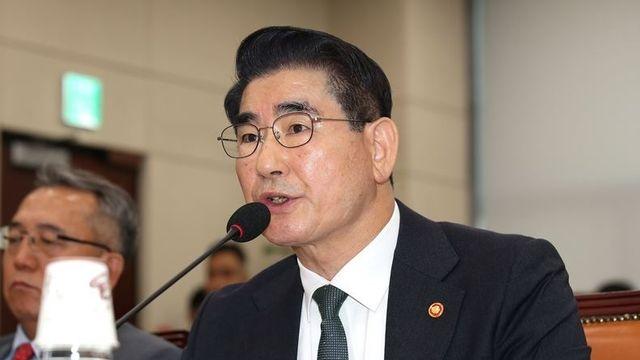 <속보> 김용현 “구속영장심사 포기하겠다…모두 제 책임”