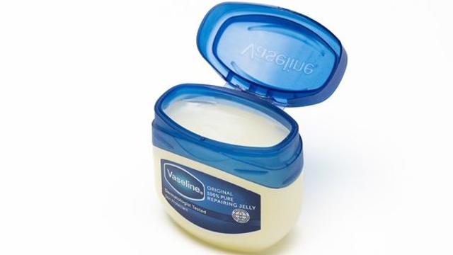 엄마 화장대에 꼭 하나씩 있는 바셀린, 예상 못한 '반전'