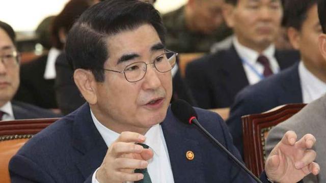 [속보] '내란 주도' 김용현 전 국방부 장관 구속…“증거를 인멸할 염려가 있다”