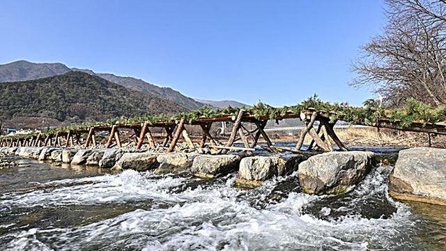 겨울 여행 명소로 입소문... 정선 아우라지에 '특별한 다리'가 있다