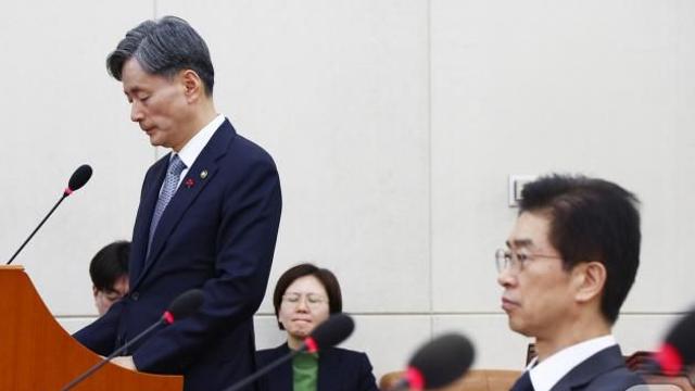 경찰청장·서울청장 '내란혐의' 긴급체포…경찰, '셀프수사' 우려 잠재우나