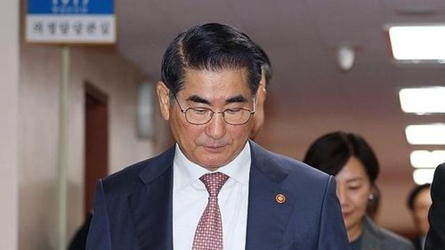 '내란 혐의' 김용현 전 국방, 구속영장심사 포기