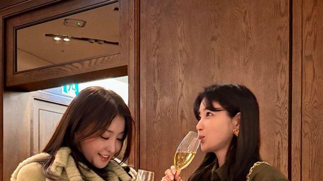 이시영ㆍ기은세, 시선을 사로잡을 유니크한 코트 스타일링