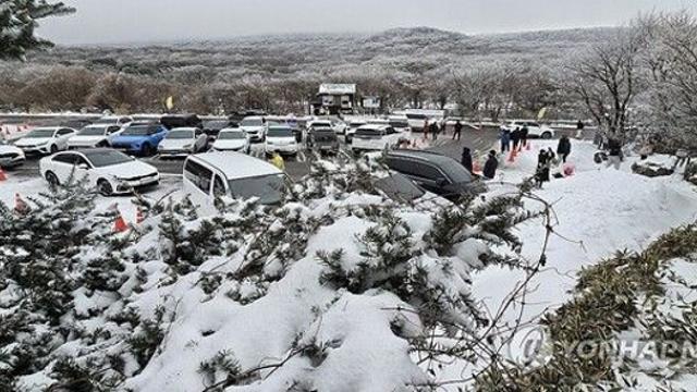 [날씨] 오늘 구름 많고 일부 지역 비나 눈…낮 최고 6∼12도