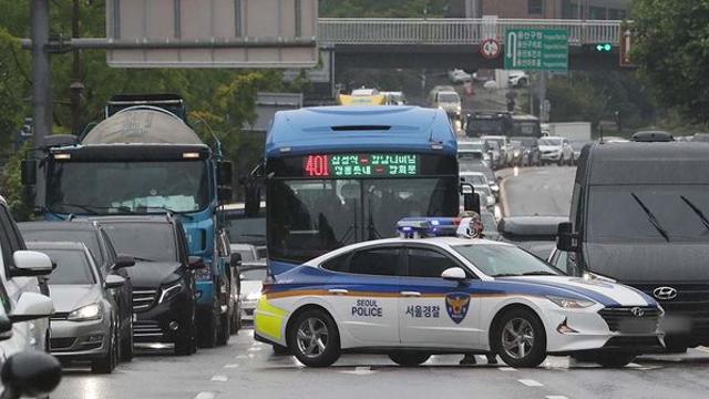 윤석열 대통령이 '가짜 출근 차량’을 운용한 정황이 드러났다