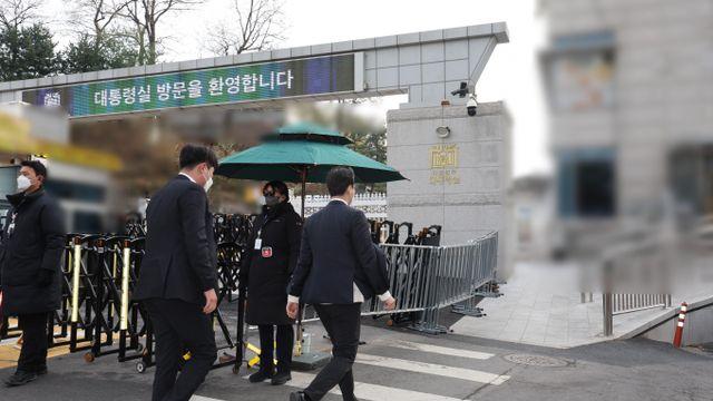 대통령실, 경찰 압수수색에… 