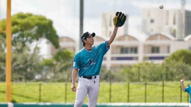 어라 '베어스 유니폼' 아니네? 해답 찾는 두산 고속 사이드암, 자비 들여 日 오키나와 윈터리그 참가