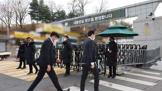 [속보] 대통령실 압수수색 끝내 불발
