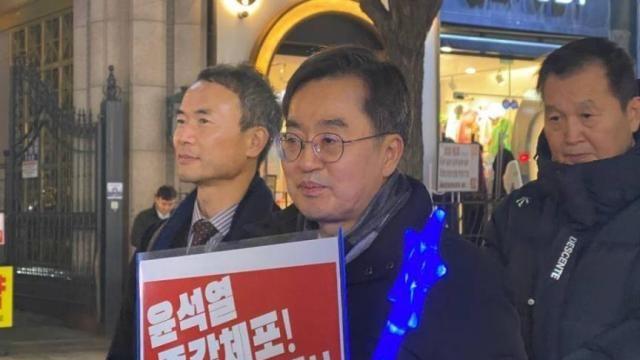 김동연, 수원 거리서 1인 시위...