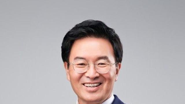 정진욱 