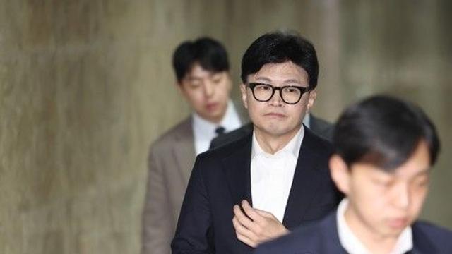 '尹, 국방장관 재지명' 보도에…한동훈 