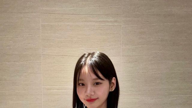 맹승지, 크리스마스 감성 수영복으로 완성한 홀리데이룩…눈길 사로잡는 비주얼