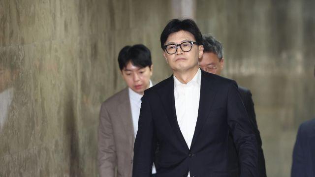 ‘고독한 한동훈’…尹 제명·출당 당 윤리위 소집 긴급 지시