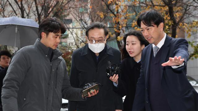 '친인척 부당대출' 혐의 손태승 전 우리금융지주 회장 구속영장 또 기각