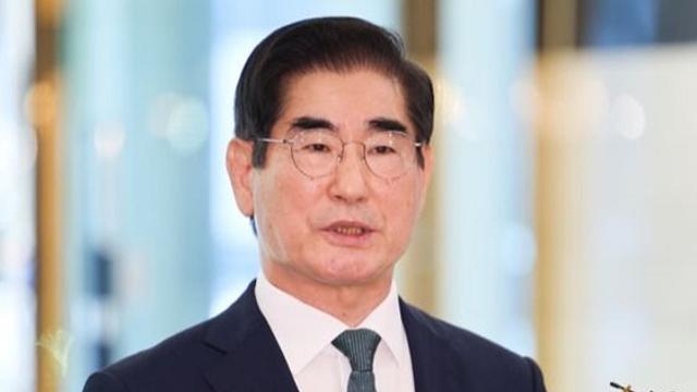 경찰, 국방부 압수수색서 김용현 ‘비화폰’ 확보