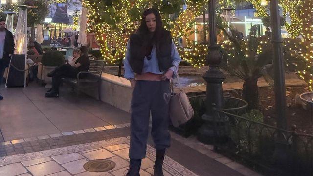 황신혜, 패딩 베스트로 완성한 트렌디한 일상룩…'심플하지만 감각적'