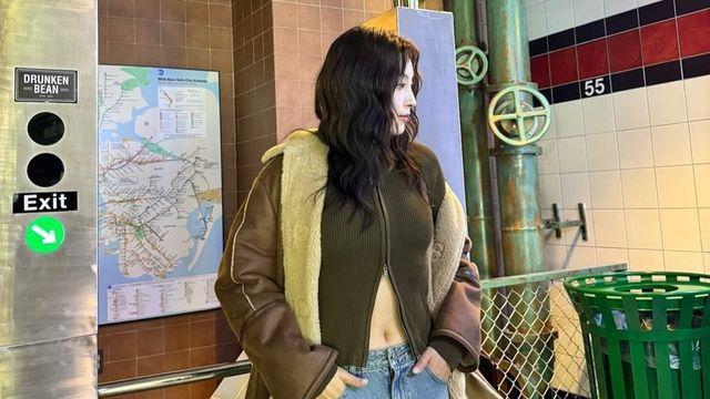 정혜성, 캐주얼 무드로 완성한 뉴욕 감성…'시어링 재킷' 트렌드의 정석