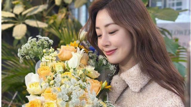 꽃과 함께한 오나라, 겨울 감성을 물들이다