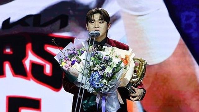 '득표율 97.2%' 김도영, 3루 황금장갑 품고 화려한 2024 피날레