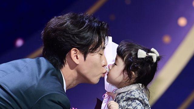 박찬호, 무장해제 시키는 딸과 뽀뽀