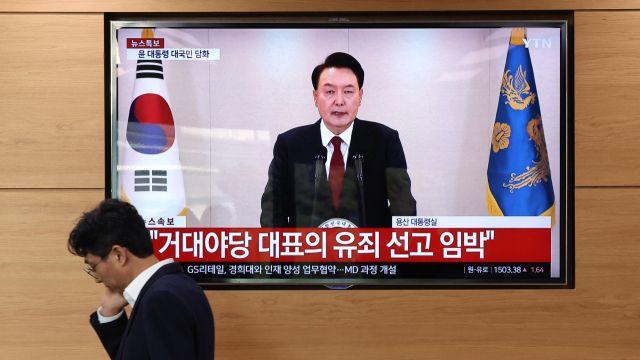 尹, 내란죄 기소되면 탄핵 심판 지연? 