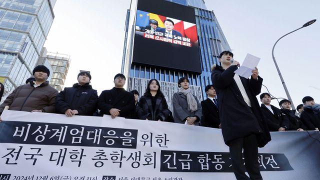 탄핵 재표결 D-1… 전국 대학생, 신촌서 민주주의 외친다