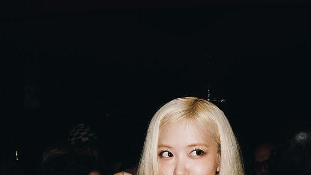 블랙핑크 로제, 레더 쇼츠+실크 톱…금발과 함께 빛나는 시크함