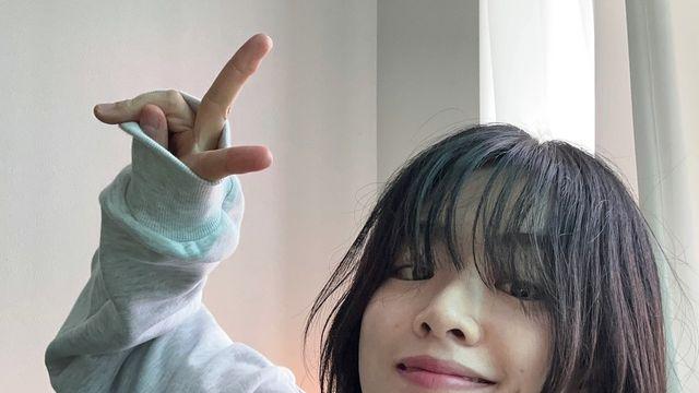 이주영, 심플한 스웨트셔츠로 보여준 트렌디한 여친짤
