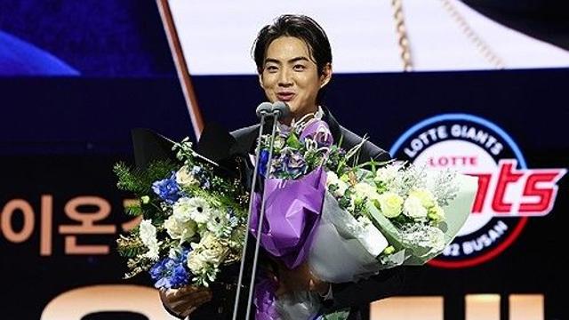 '3번째 골든글러브' 구자욱 