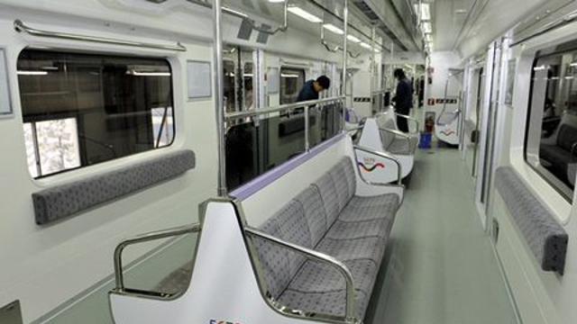 서울 지하철 7호선 실험 실패작.