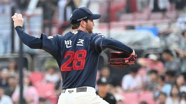 3년간 김광현·원태인보다 더 많은 이닝 던졌다···'검증된 에이스' 반즈, 내년에도 롯데 믿음에 부응할까
