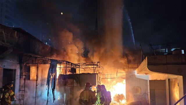 수원 식자재 유통 건물서 화재 발생