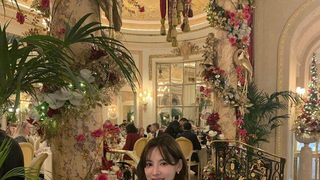 이나연, 코트, 타이츠, 로퍼로 완성한 실용적이고 세련된 겨울 룩 
