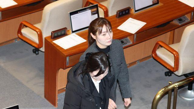 국힘, ‘尹탄핵 찬성’ 김예지 의원에 “탈당해라” 요구
