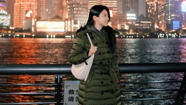 류효영, 올리브 그린 패딩으로 완성한 감각적인 윈터룩