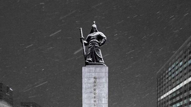 광화문에서의 이순신 장군의 모습