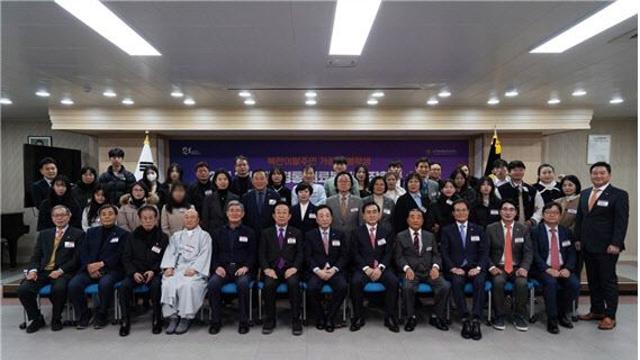 민주평통 의료봉사단, 북한이탈주민 가정 모범학생에 장학금 전달