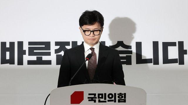 ‘고독한 한동훈’ 끝내 퇴진…국힘·민주 반응 ‘제각각’