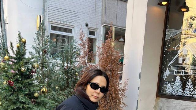 김나영, 겨울 감성 채운 캐주얼룩…패딩과 트렌디한 포인트템의 조화