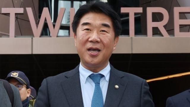 부친상에도 '탄핵 투표'한 국회의원… 