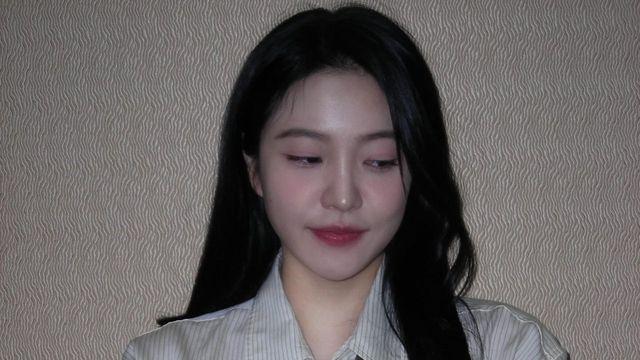 레드벨벳 예리, 클래식 셔츠+넥타이로 완성한 '뉴트로 감성'