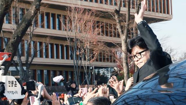 한동훈 퇴장…눈물의 작별 현장, 지지자들에 '마지막'으로 외친 말