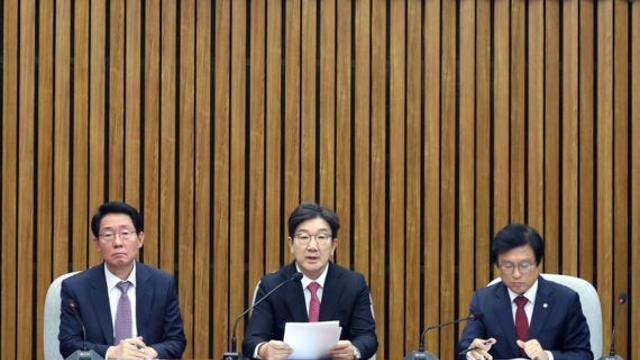 권성동, 尹 탄핵 결정 전까지 