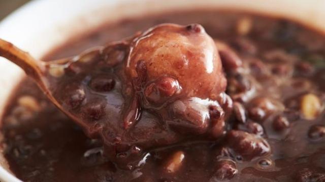 동지 팥죽 제대로 끓이는 법… 쓴맛 제거부터 새알심까지 '완벽 레시피'