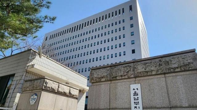 검찰, 윤 대통령 부부와 친분 있는 '건진법사' 체포…정치자금법 위반 혐의