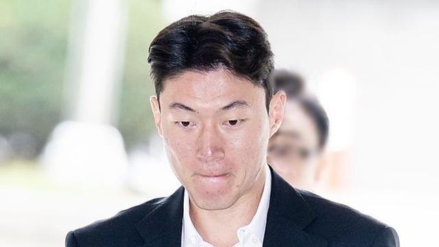 궁지 몰렸던 축구선수 황의조 잠시 한숨 돌리게 됐다