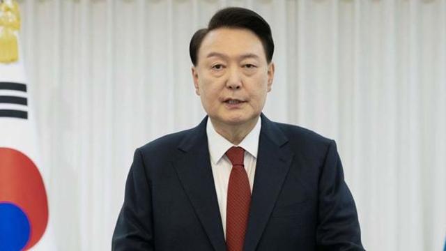 “윤 대통령 즉시 체포해야 할까?” 2002명에게 물었더니... 이런 결과 나왔다